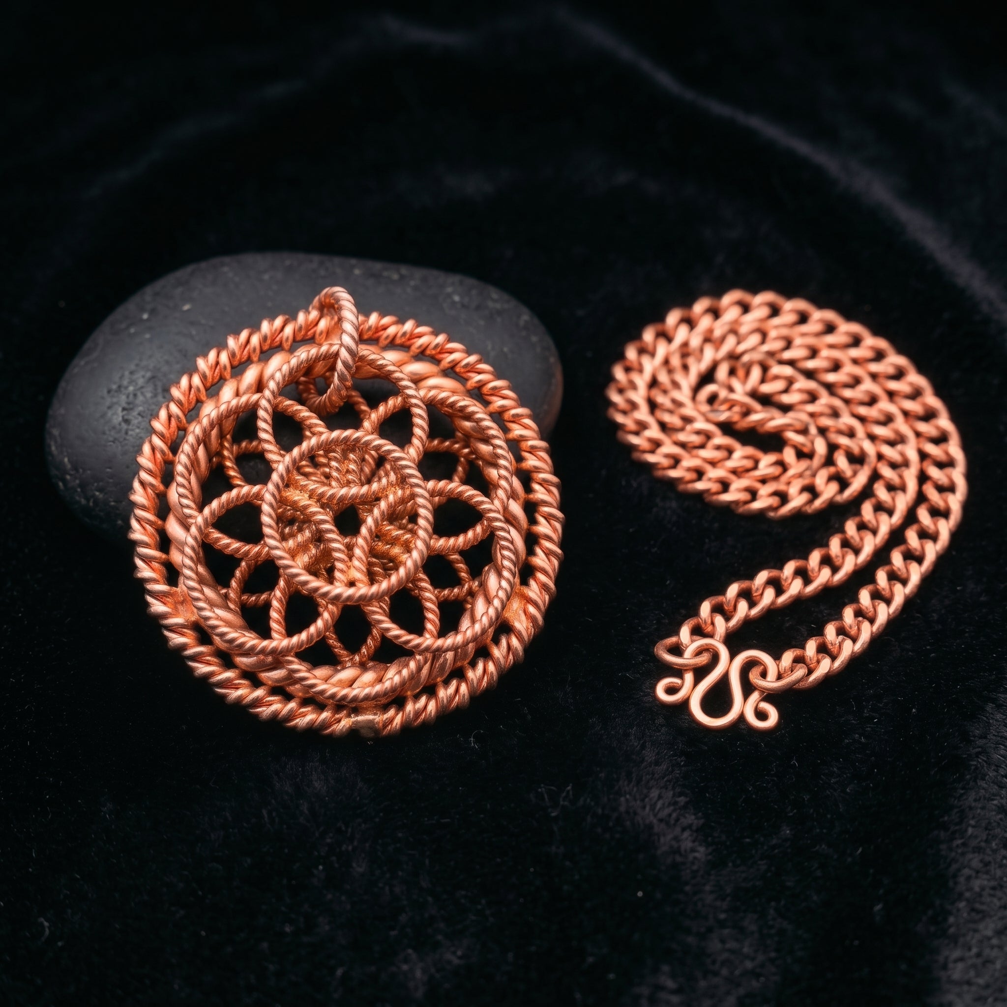 Harmonic Flower Pendant – Sacred Geometry Design (144 / 188 / 432 MHz Inspired)