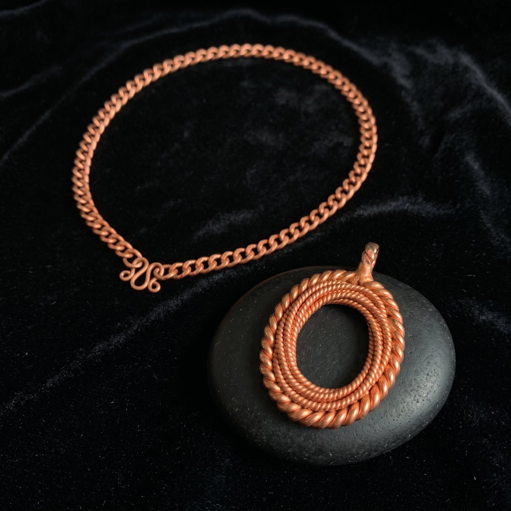 Oval Torus Pendant – Sacred Geometry Design (144 / 188 MHz Inspired)