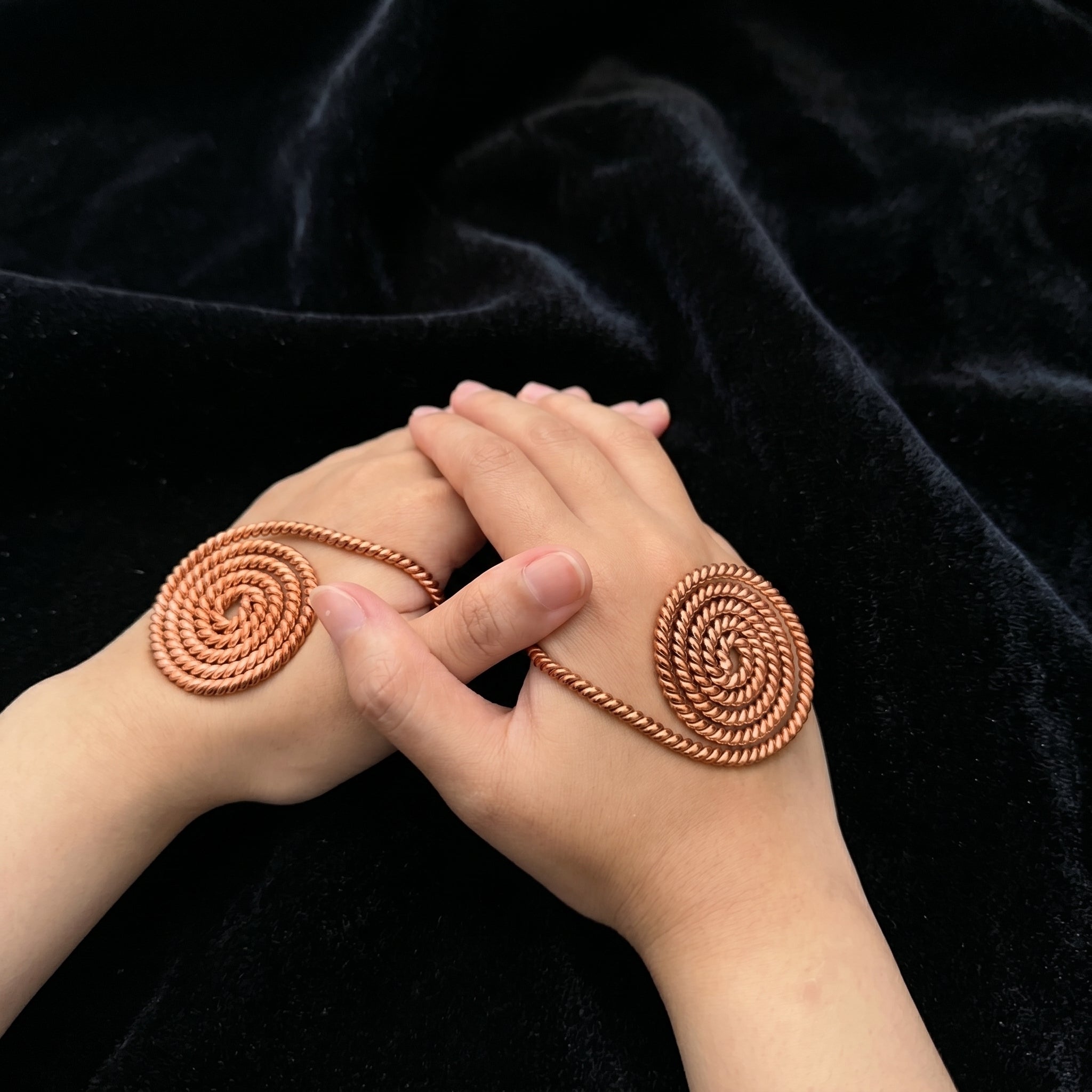 Pure Copper Spiral Hand Ring Set – Handmade Energy Jewelry for Meditation ( 144 HZ )