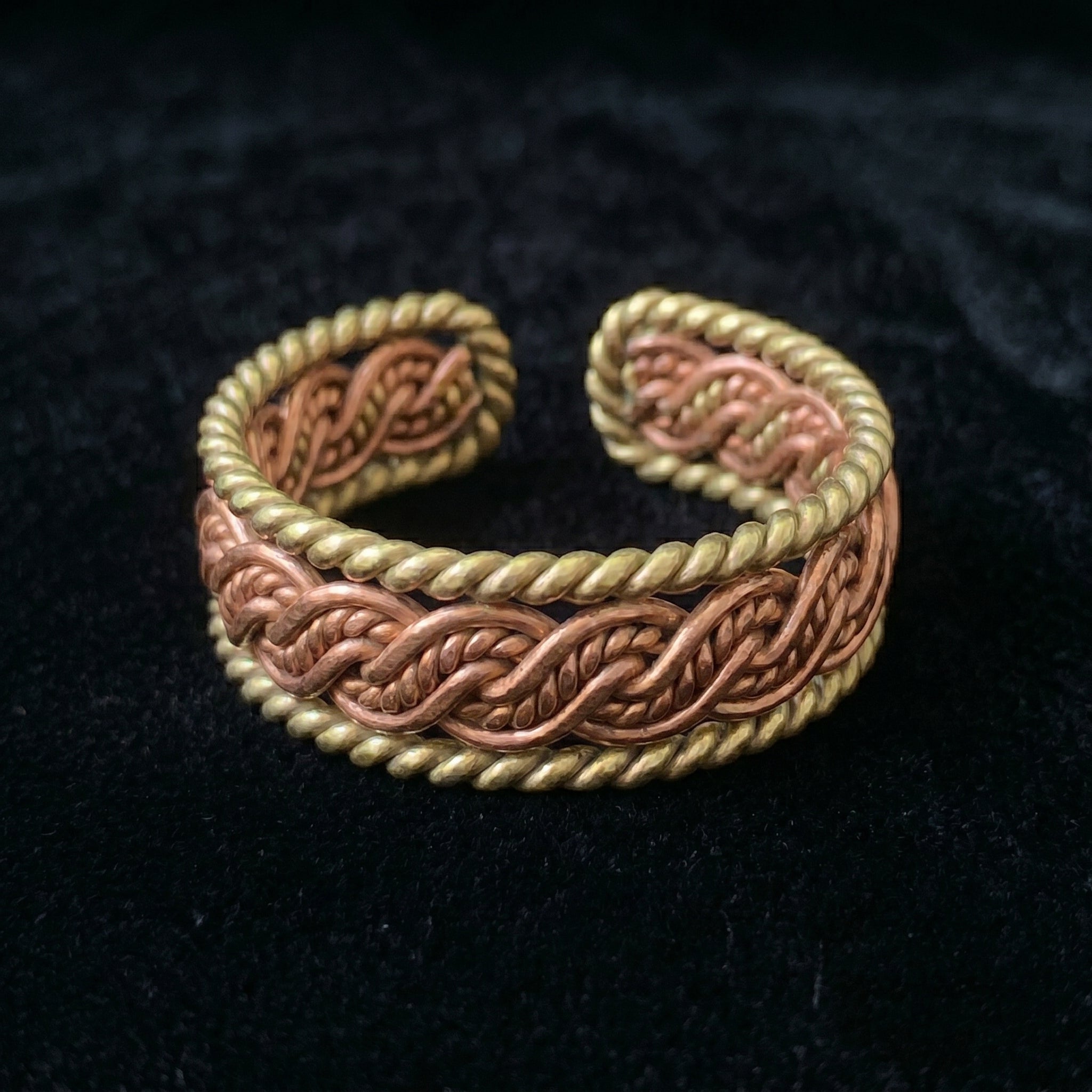 Handcrafted copper bracelet B4 ( 188 MHZ )