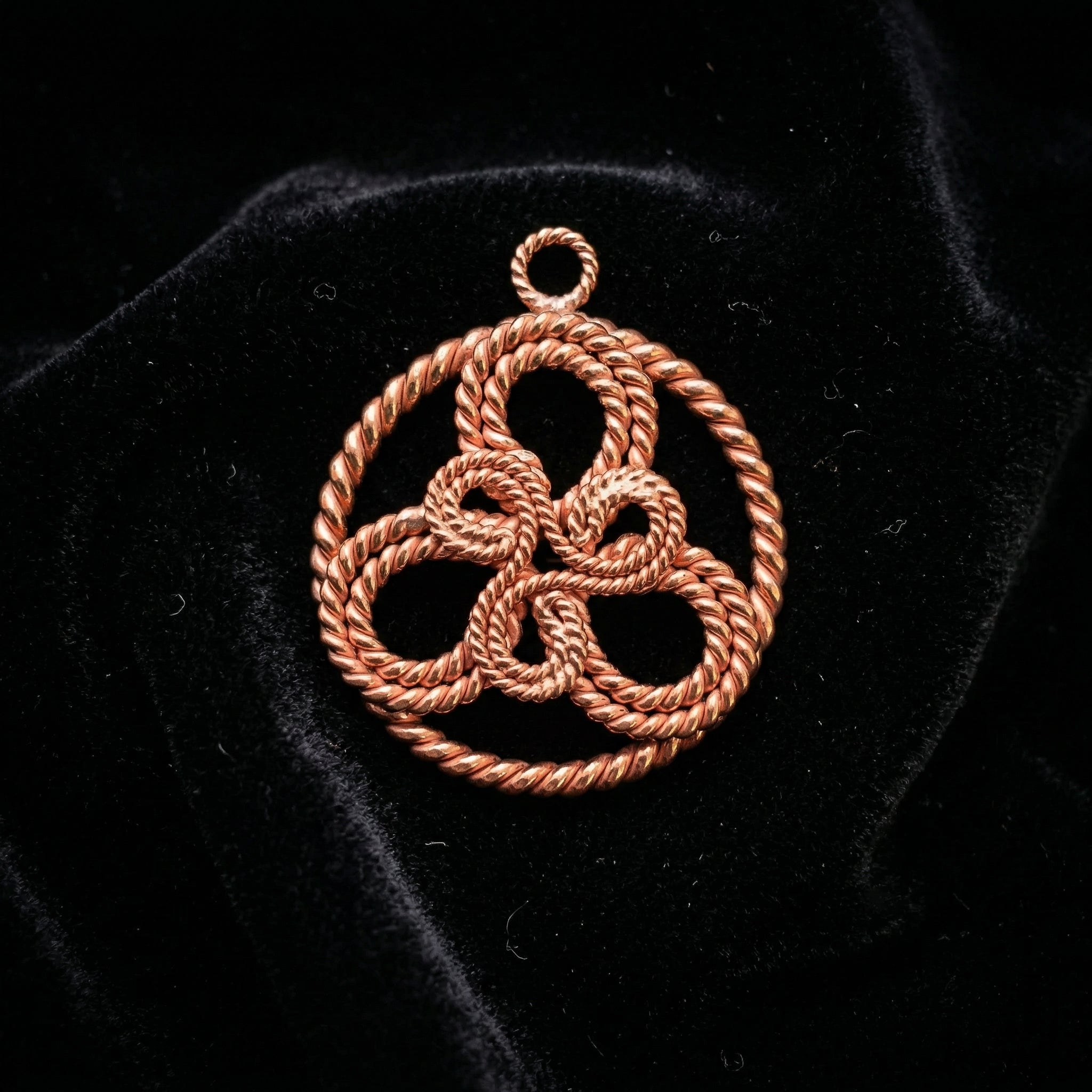 Sacred Triskelion Pendant – Sacred Geometry Design (144 Hz Inspired)