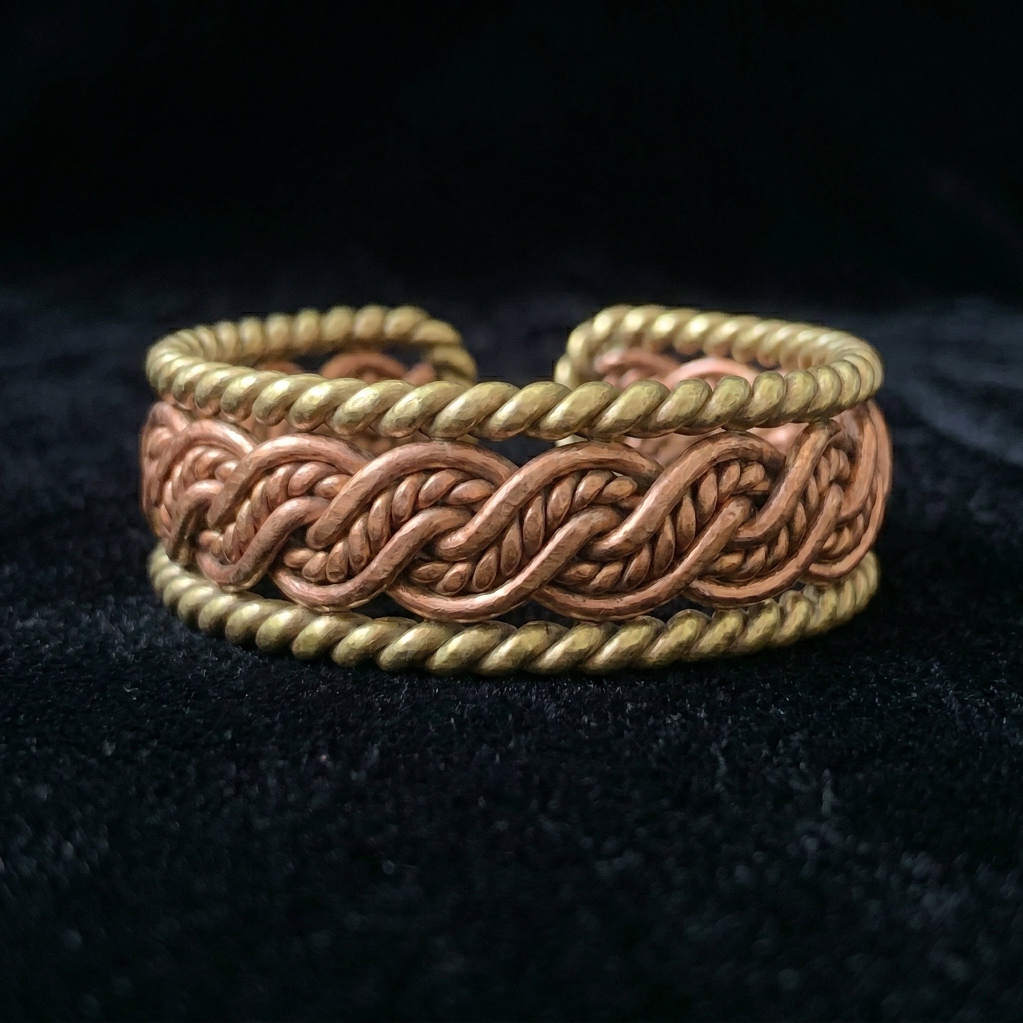 Handcrafted copper bracelet B4 ( 188 MHZ )