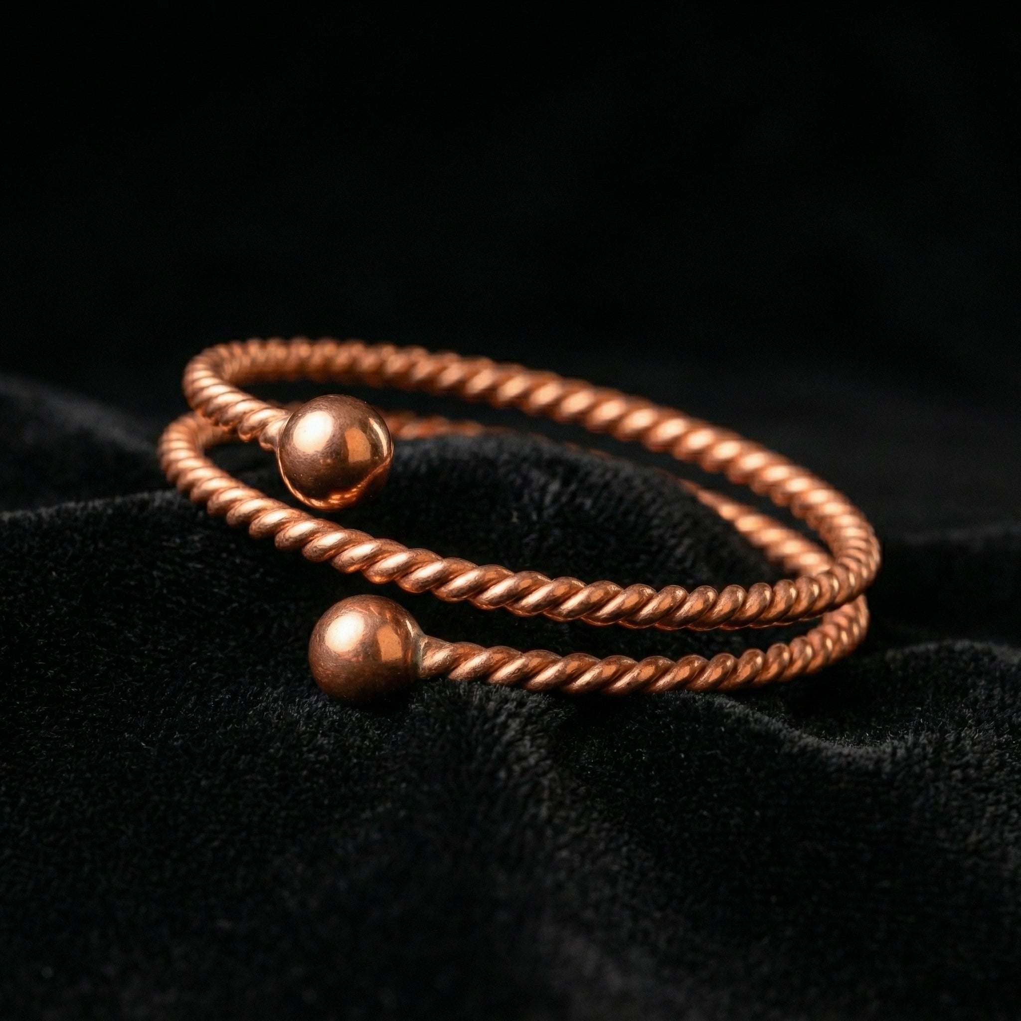 Twisted Copper Bracelet with Ball Ends – Sacred Geometry Design (177 / 188 / 528 MHz Inspired)